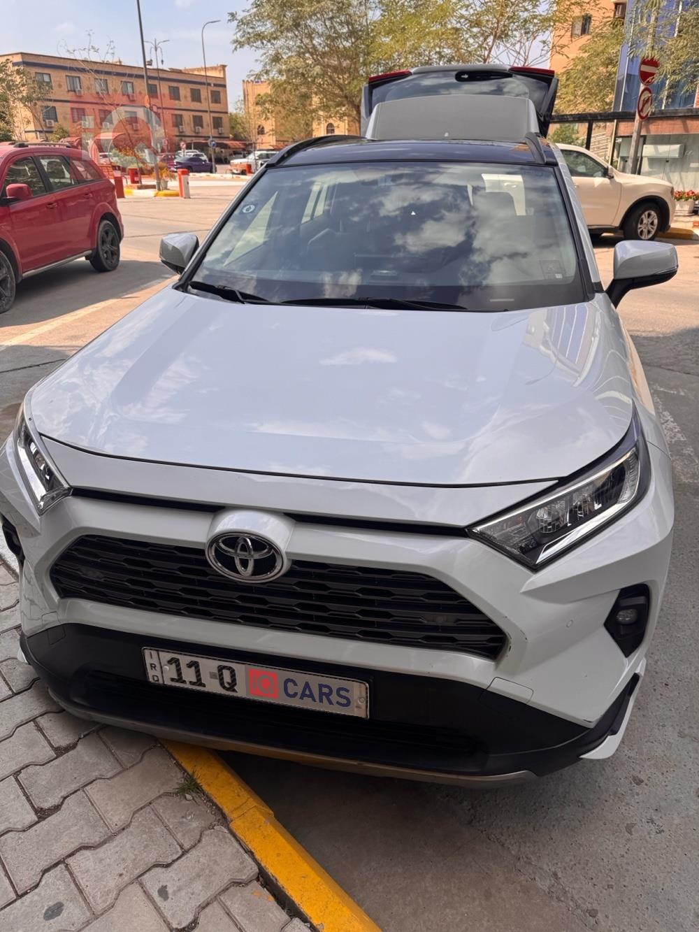 تۆیۆتا ڕاڤ 4